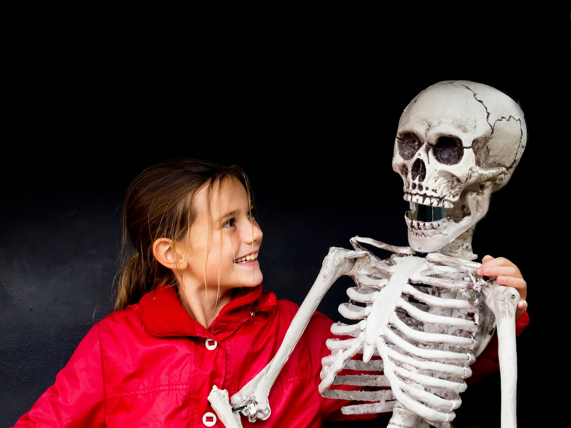 101 Skeleton Jokes & Puns That Are Super Humerus